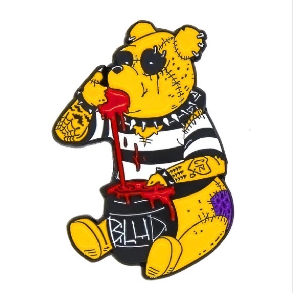 Vampirefreaks Winnie the Pooh's Bloody Honey Enamel Pin - Picture 3 of 4